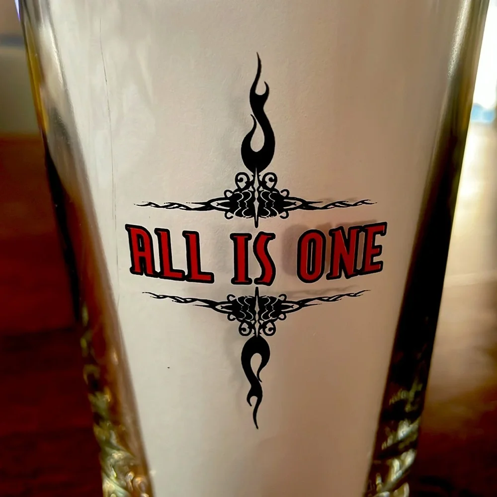 Hard Rock Phoenix * Budweiser * King of Beers * All Is One Pint Glass (x1)